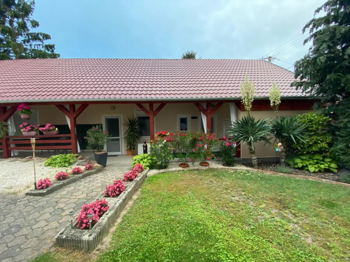 Do-Ti Apartmanhaz Balatonlelle Exterior foto