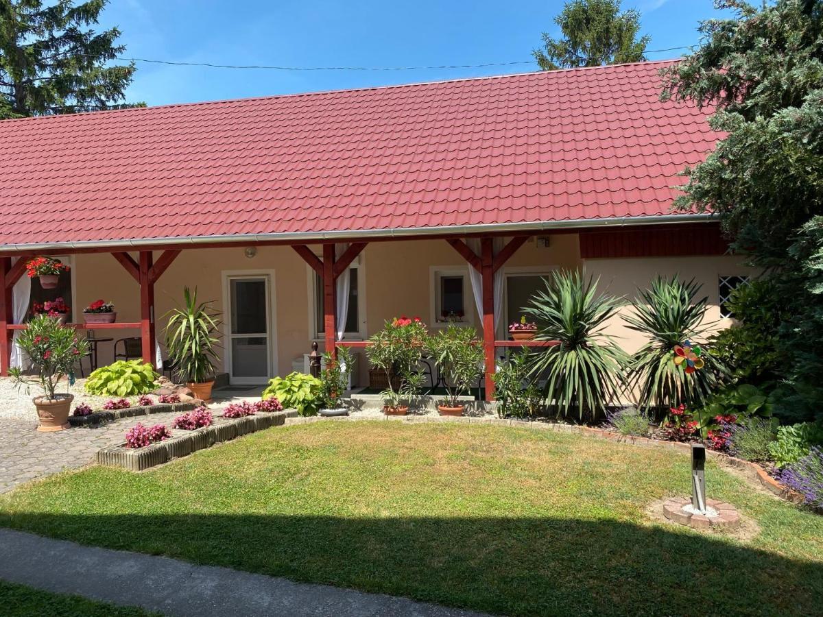 Do-Ti Apartmanhaz Balatonlelle Exterior foto