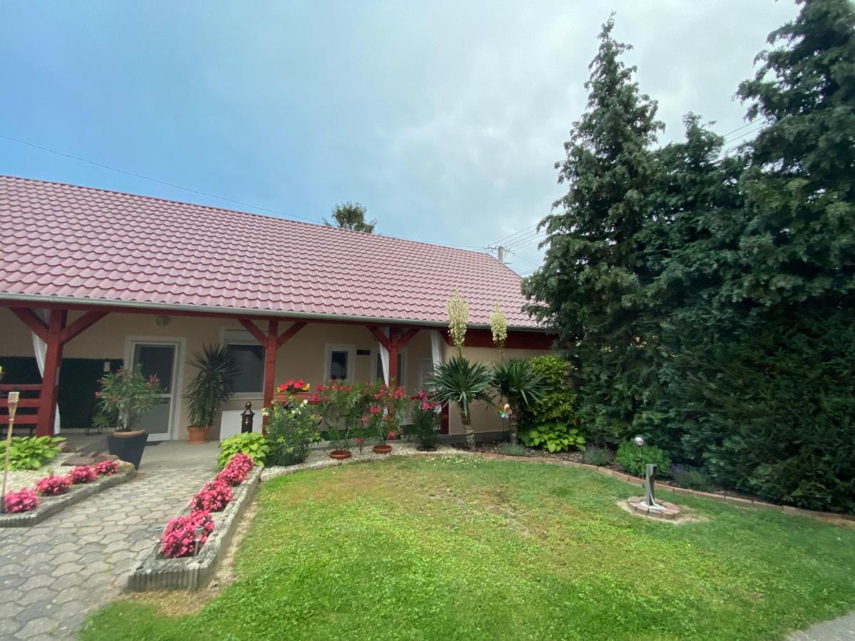 Do-Ti Apartmanhaz Balatonlelle Exterior foto