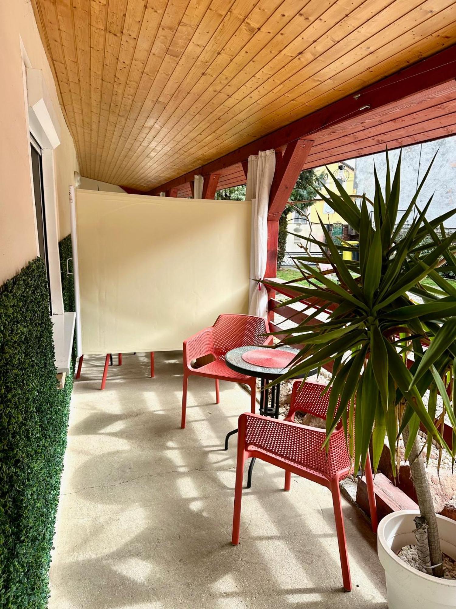 Do-Ti Apartmanhaz Balatonlelle Exterior foto